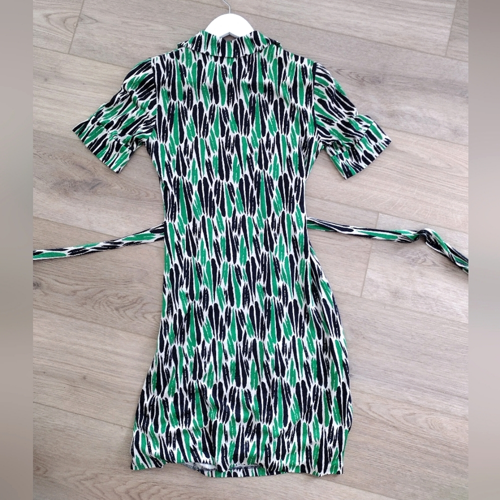 Diane Von Furstenberg Silk Jillia Wrap Dress Size 4 Green Black White DVF Dress - Picture 5 of 10